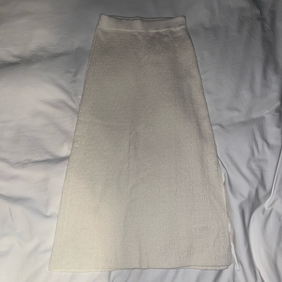 Massimo Dutti knit cream skirt - Picture 1 of 2